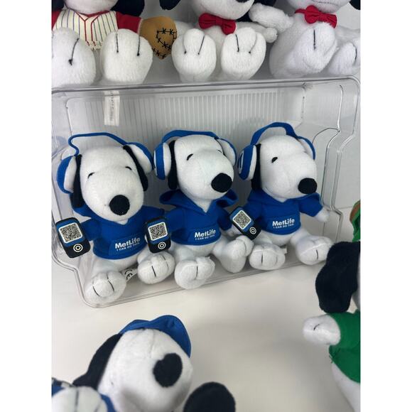 Snoopy Peanuts x MetLife Plush Bundle lot of 11 Stuffed Animals With Duplicates - Picture 7 of 14